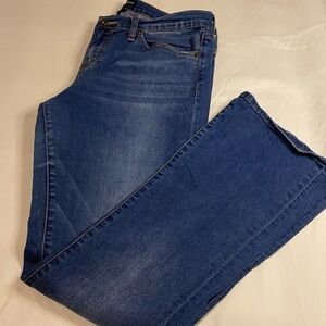 Lucky Brand Charlie Baby Boot Cut Women’s Jeans Size 14R/32 Dark Wash